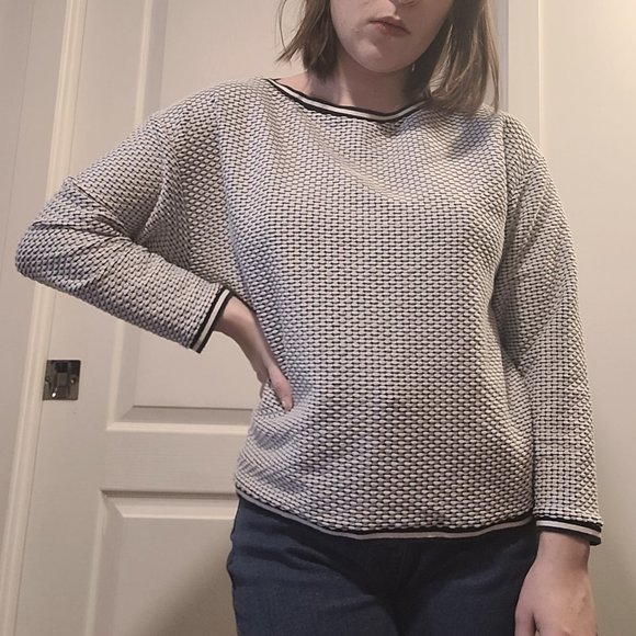 Textured black and white sweater - Picture 2 of 3